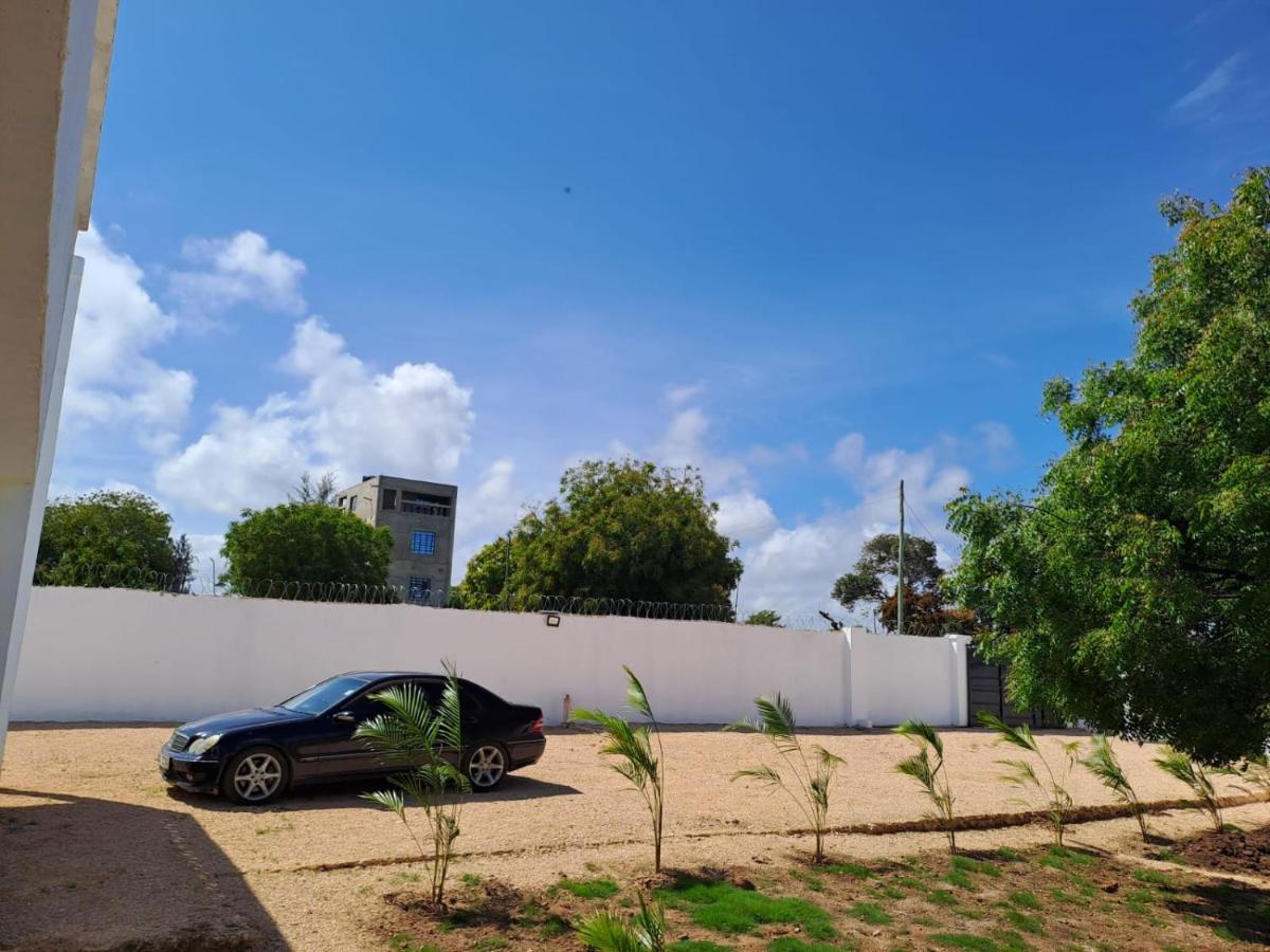 דיאני ביץ' Cave Diani Holiday Apartments מראה חיצוני תמונה