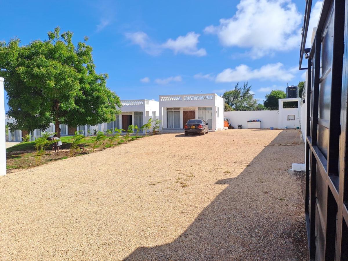 דיאני ביץ' Cave Diani Holiday Apartments מראה חיצוני תמונה
