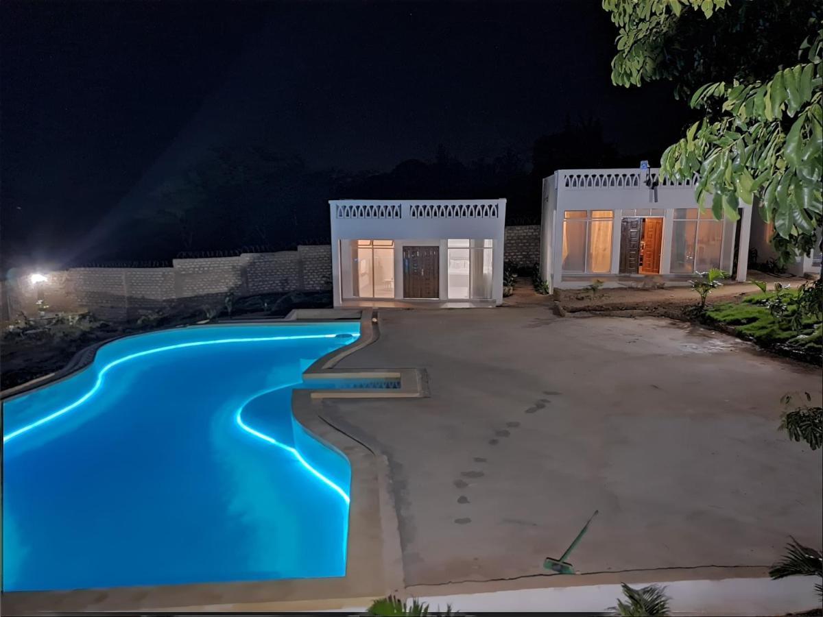 דיאני ביץ' Cave Diani Holiday Apartments מראה חיצוני תמונה