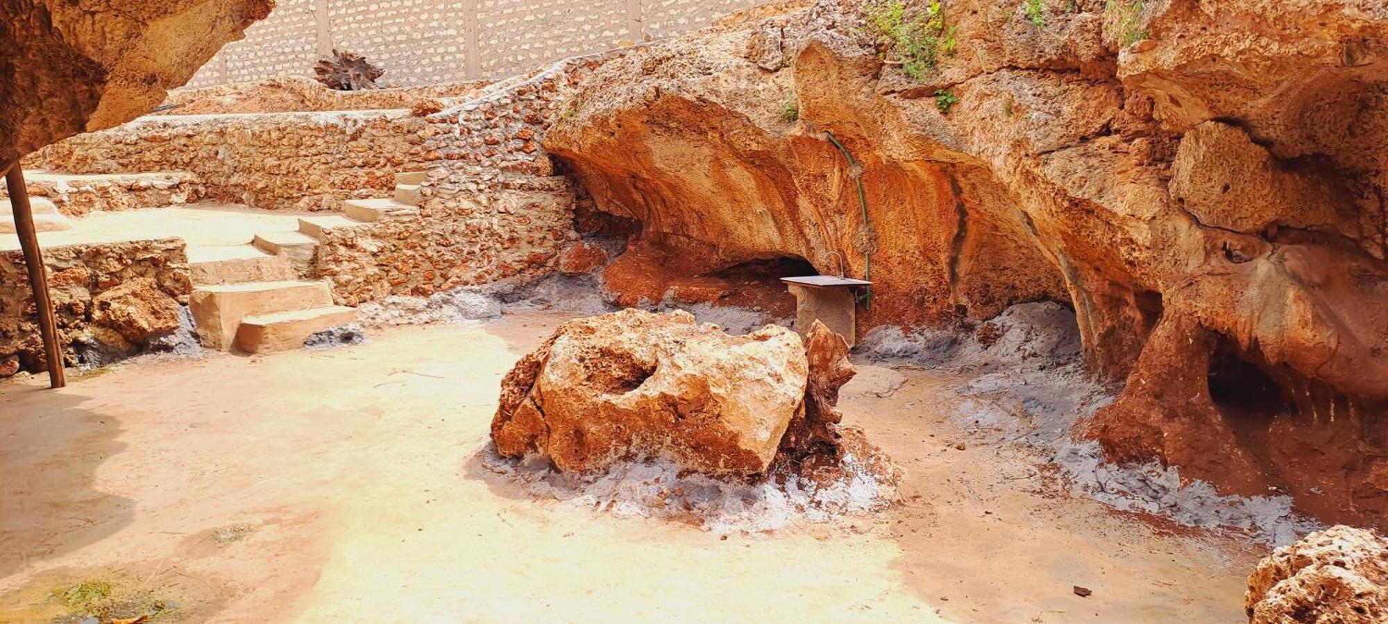 דיאני ביץ' Cave Diani Holiday Apartments מראה חיצוני תמונה