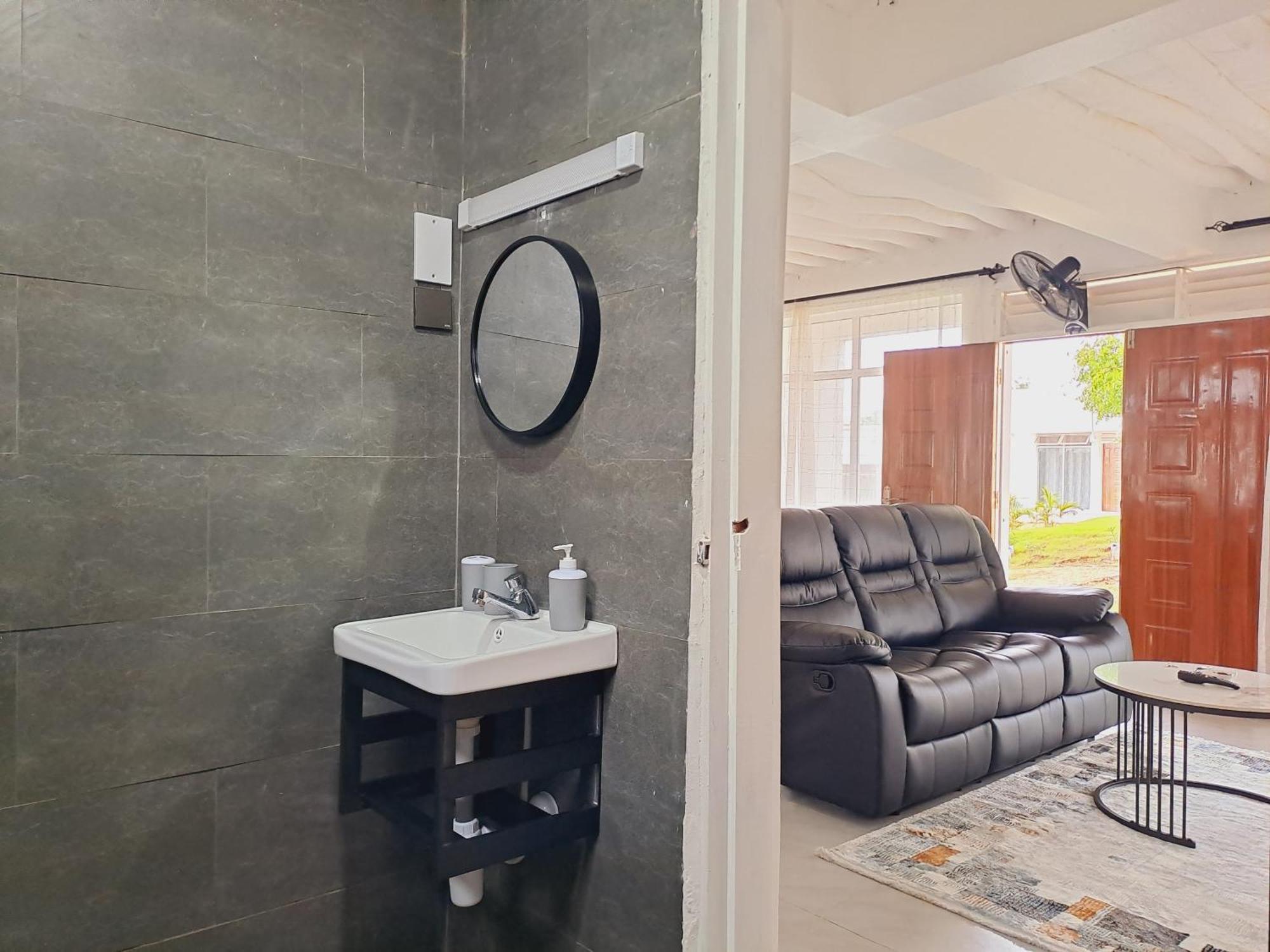 דיאני ביץ' Cave Diani Holiday Apartments מראה חיצוני תמונה