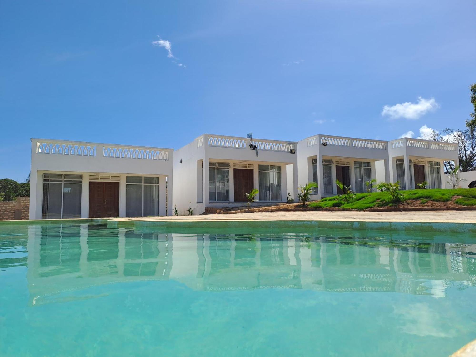 דיאני ביץ' Cave Diani Holiday Apartments מראה חיצוני תמונה